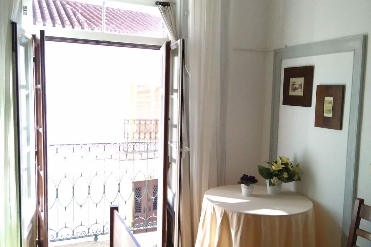 Familiekamer, balkon (A2) | Verduisterende gordijnen, gratis wifi