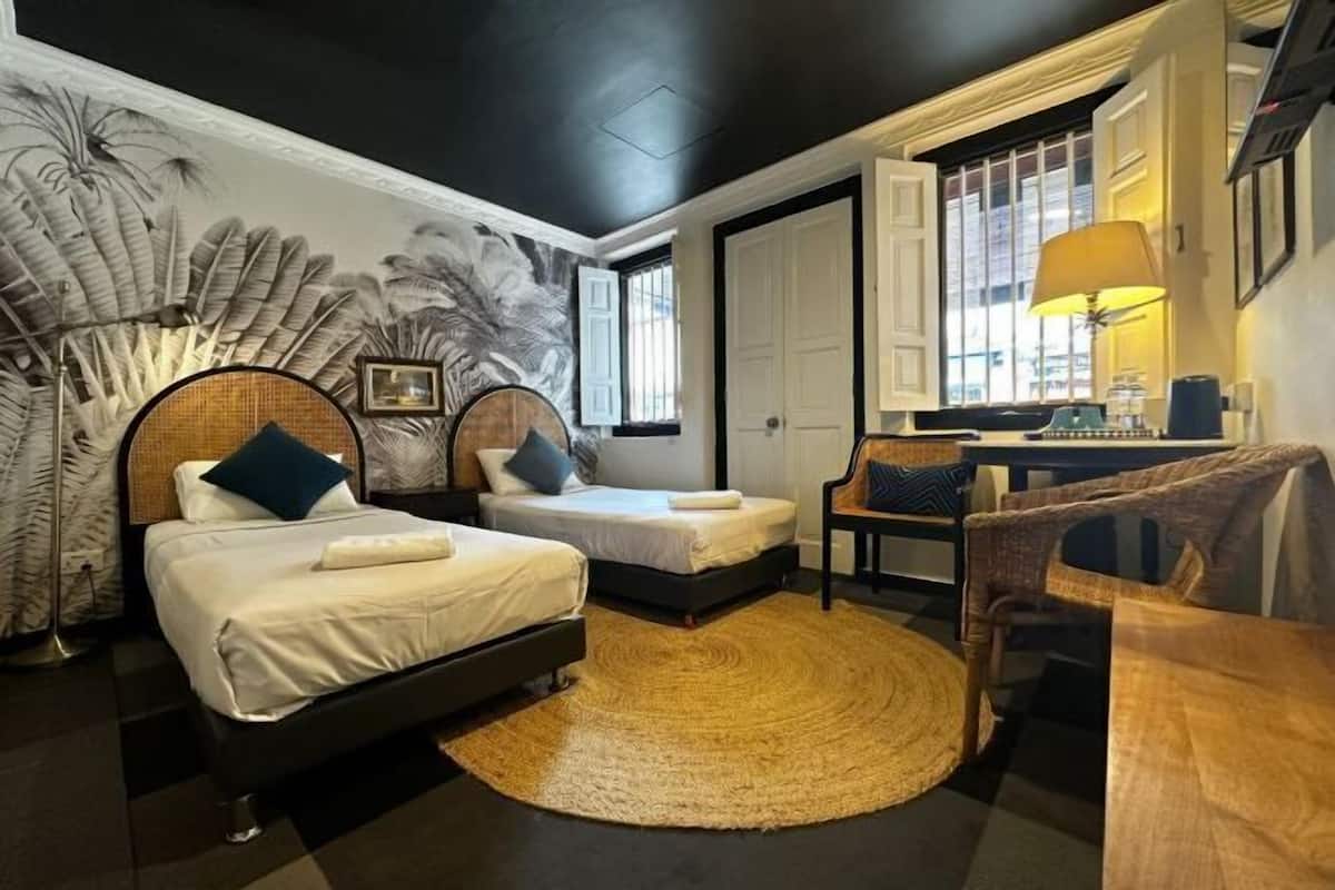 Minibar, in-room safe, iron/ironing board, free WiFi