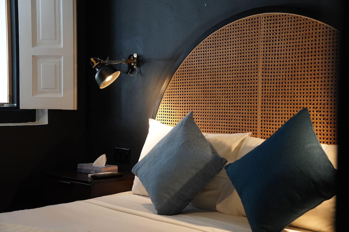 Premier Room | Minibar, in-room safe, iron/ironing board, free WiFi