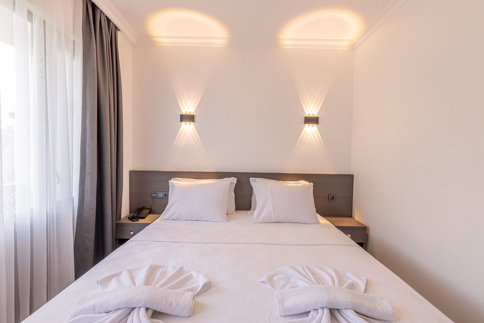 standard room | egyptian cotton sheets, premium bedding, minibar, in-room safe