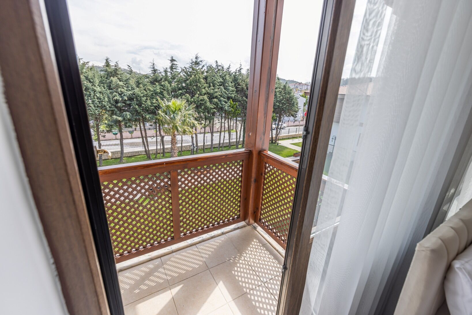 family room | terrace/patio