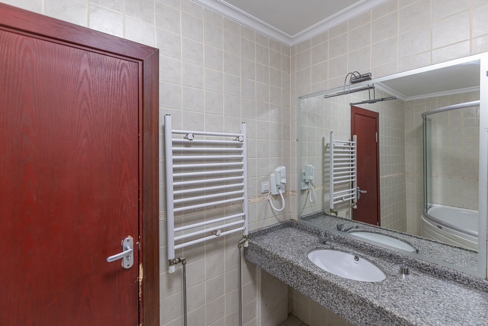 family room | bathroom | shower, free toiletries, hair dryer, slippers