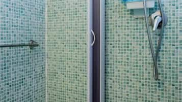 Shower, towels