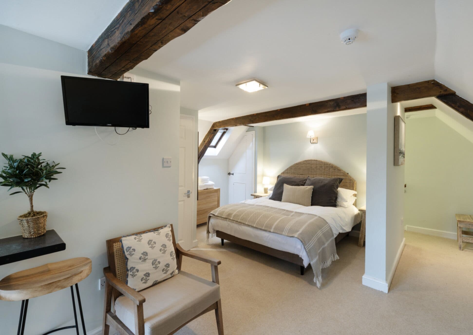 開放式客房, 獨立浴室