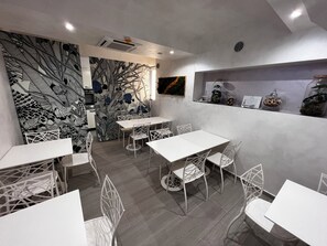 Daily continental breakfast for a fee - Hotel Vespasiano (Rome)