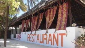 Breakfast, lunch and dinner served - Simba Beach Zanzibar (Kiwengwa)
