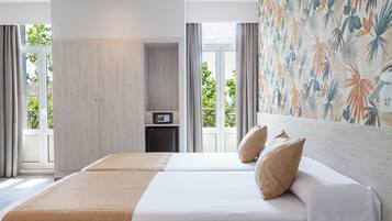 Superior Twin Room, City View