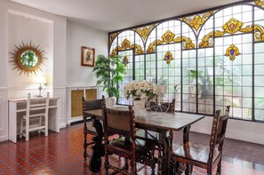 Lobby sitting area - Hotel Mediodia (Madrid)