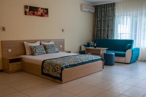 1 habitación, ropa de cama de alta calidad y escritorio