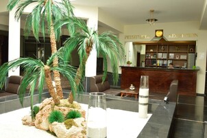 Fridge, stovetop, electric kettle