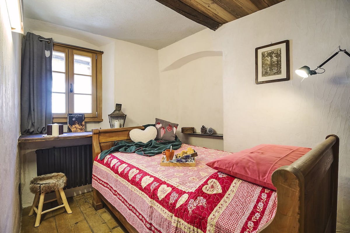 1 habitación, colchones con efecto memoria y sistema de insonorización