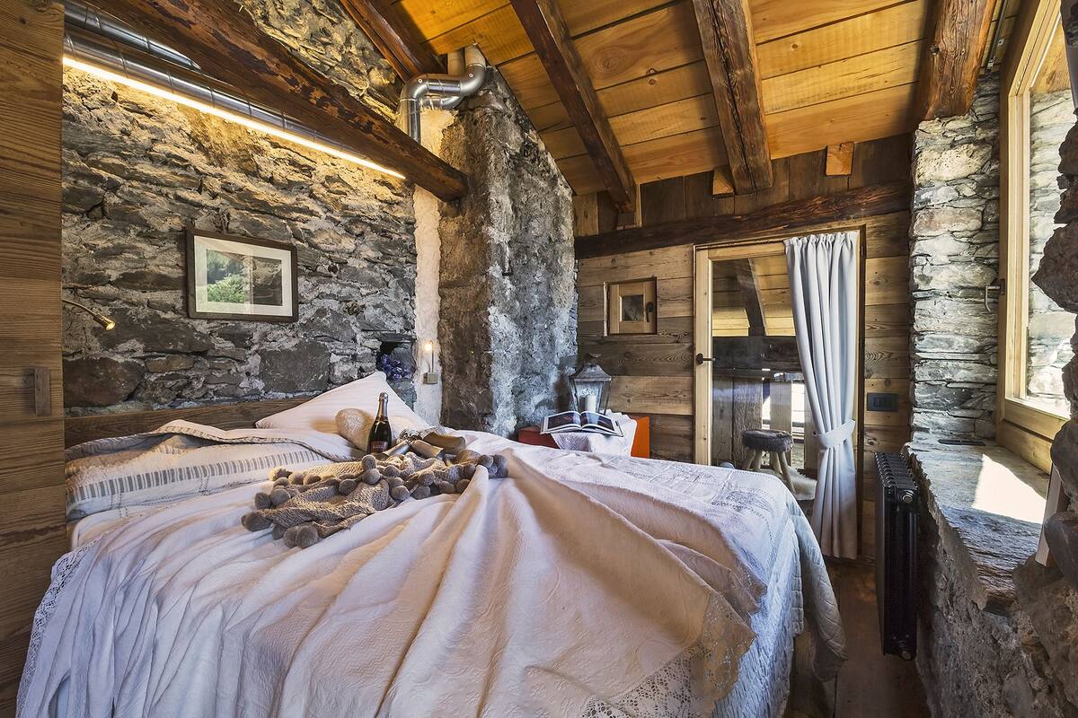 Honeymoon Suite, 1 Bedroom, Balcony | Premium bedding, memory foam beds, soundproofing, WiFi (free)