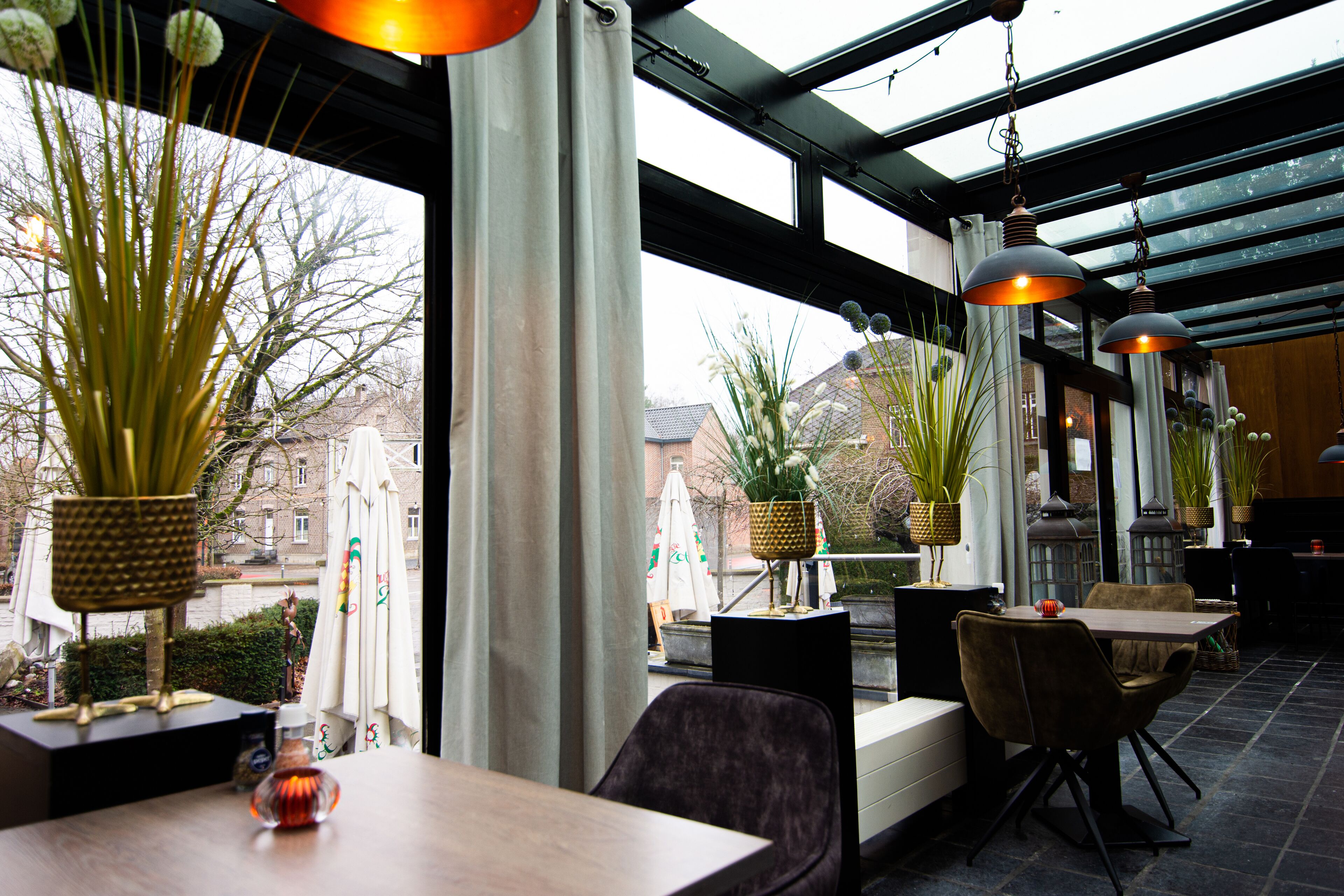 lunch and dinner served, belgian cuisine