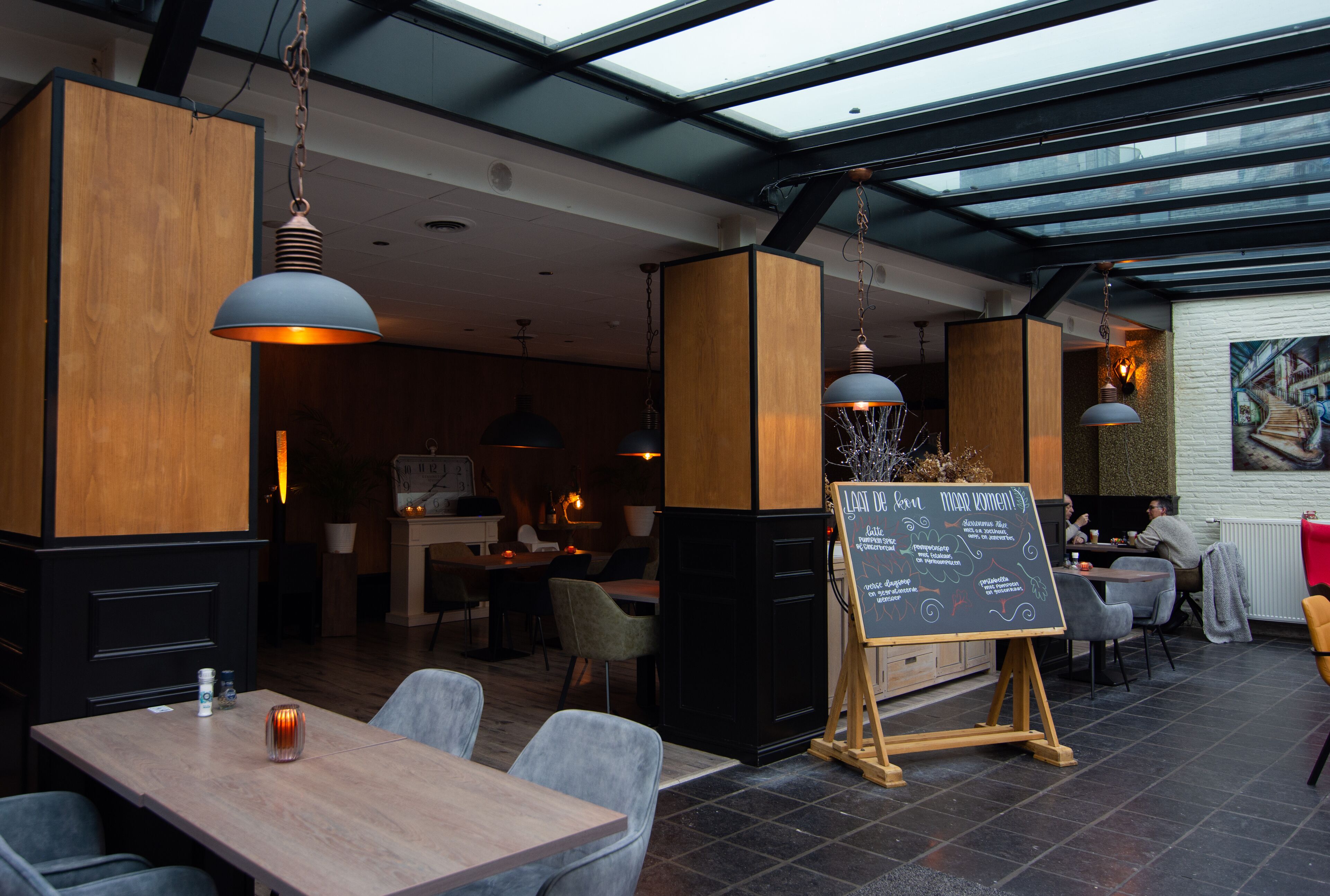 lunch and dinner served, belgian cuisine