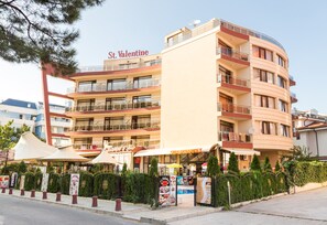 Fachada de la propiedad