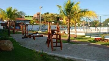 Children’s play area – outdoor