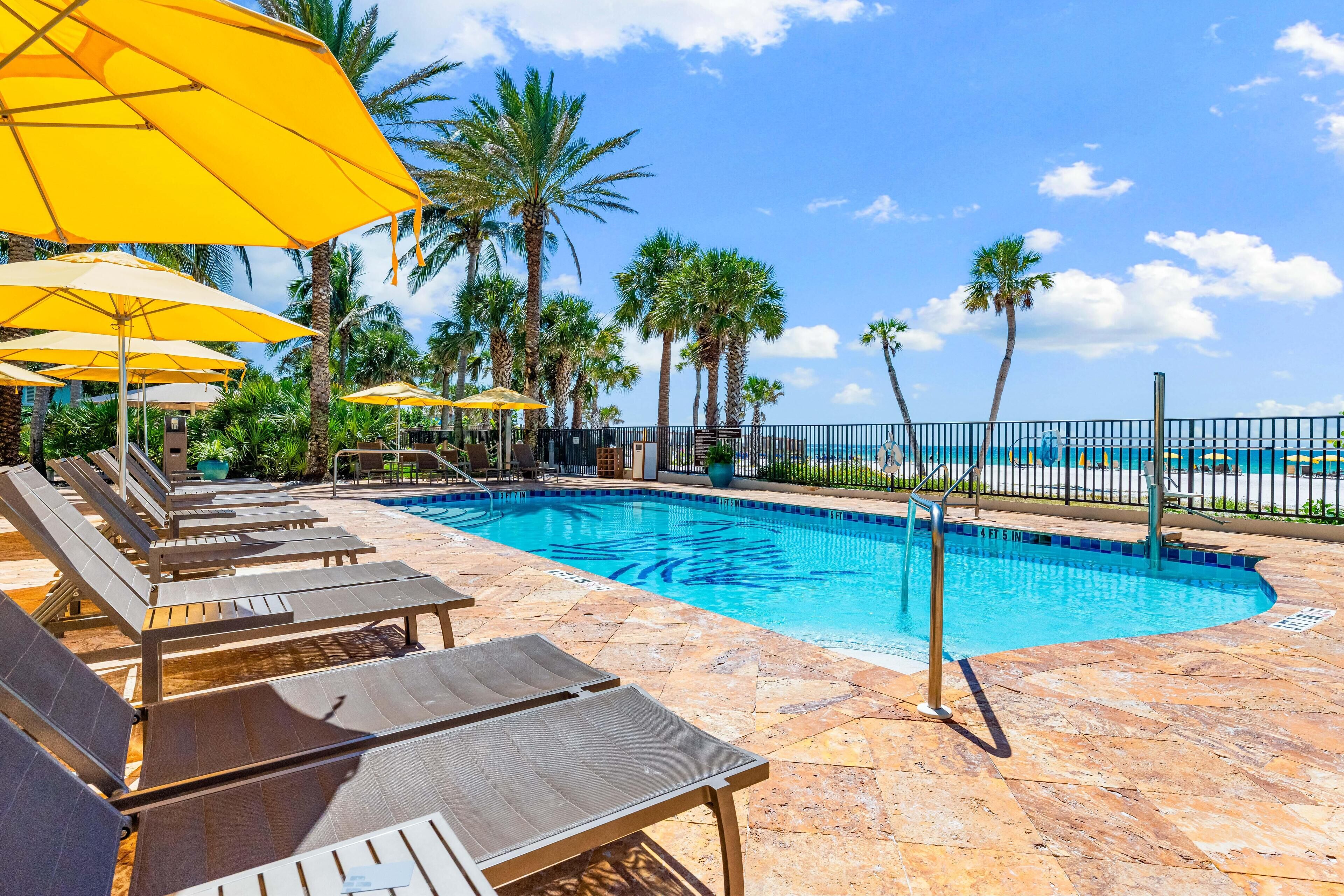 Condo Cao cấp, nhiều giường, quang cảnh sân vườn (Hyatt - 310) | Hồ bơi | Hồ bơi ngoài trời 