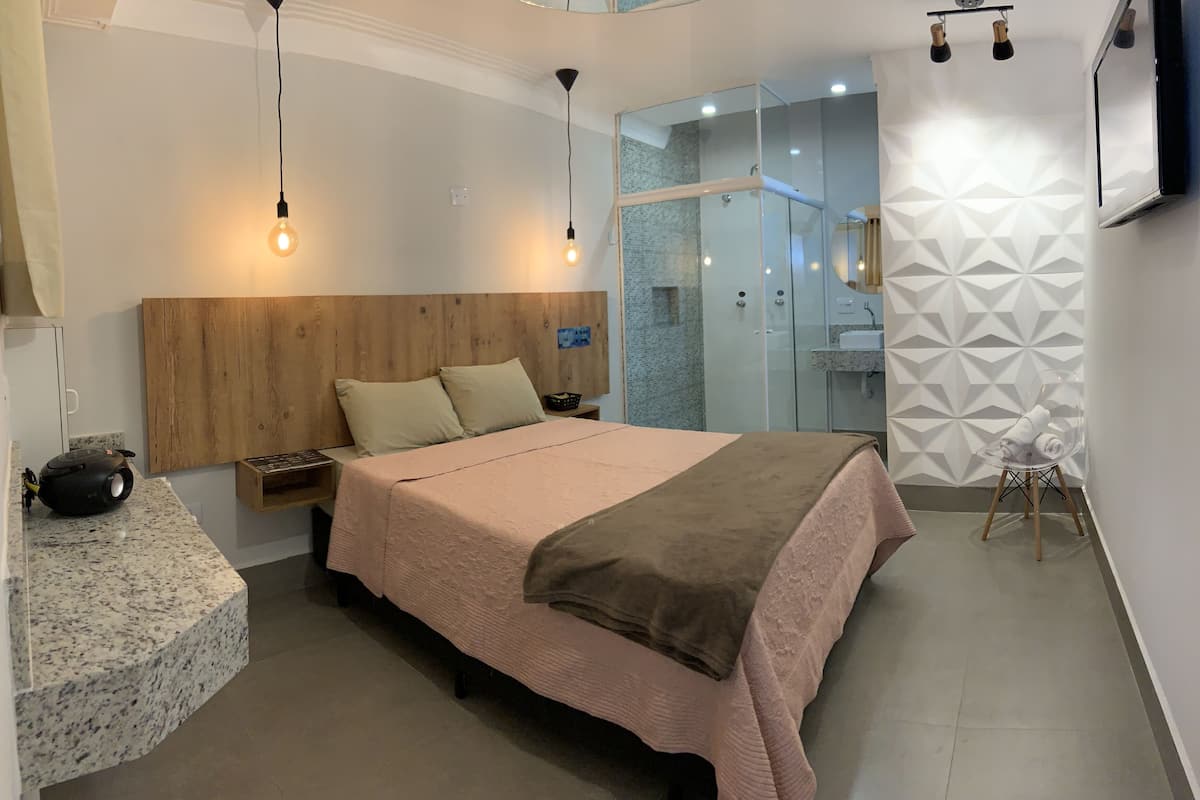 Minibar, desk, free WiFi, bed sheets