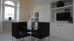 Luxury Apartment (via Angelo Brunetti 24) | Ruang tamu