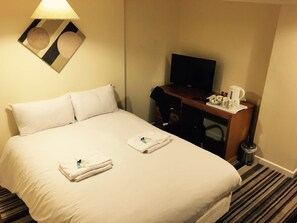 Double Room | Individually decorated, iron/ironing board, free WiFi