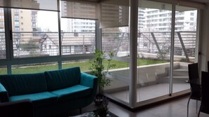 Deluxe Apartment, 2 Bedrooms | 2 bedrooms, free WiFi