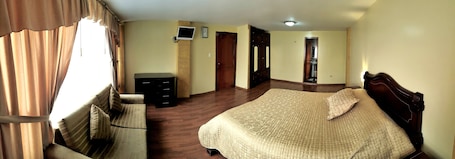 Deluxe-Zimmer, 1 Queen-Bett, Annex | Bügeleisen/Bügelbrett, kostenloses WLAN, Bettwäsche. Hotel Chunchi Imperial