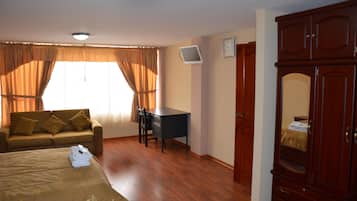 Chambre Deluxe, 1 grand lit, dans les dépendances | Fer et planche à repasser, Wi-Fi gratuit, draps fournis