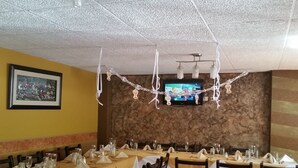 Se sirven desayunos, comidas y cenas 