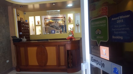 Recepción. Hotel Chunchi Imperial