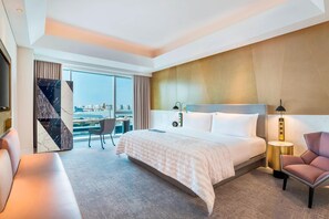 Ropa de cama de alta calidad y minibar 