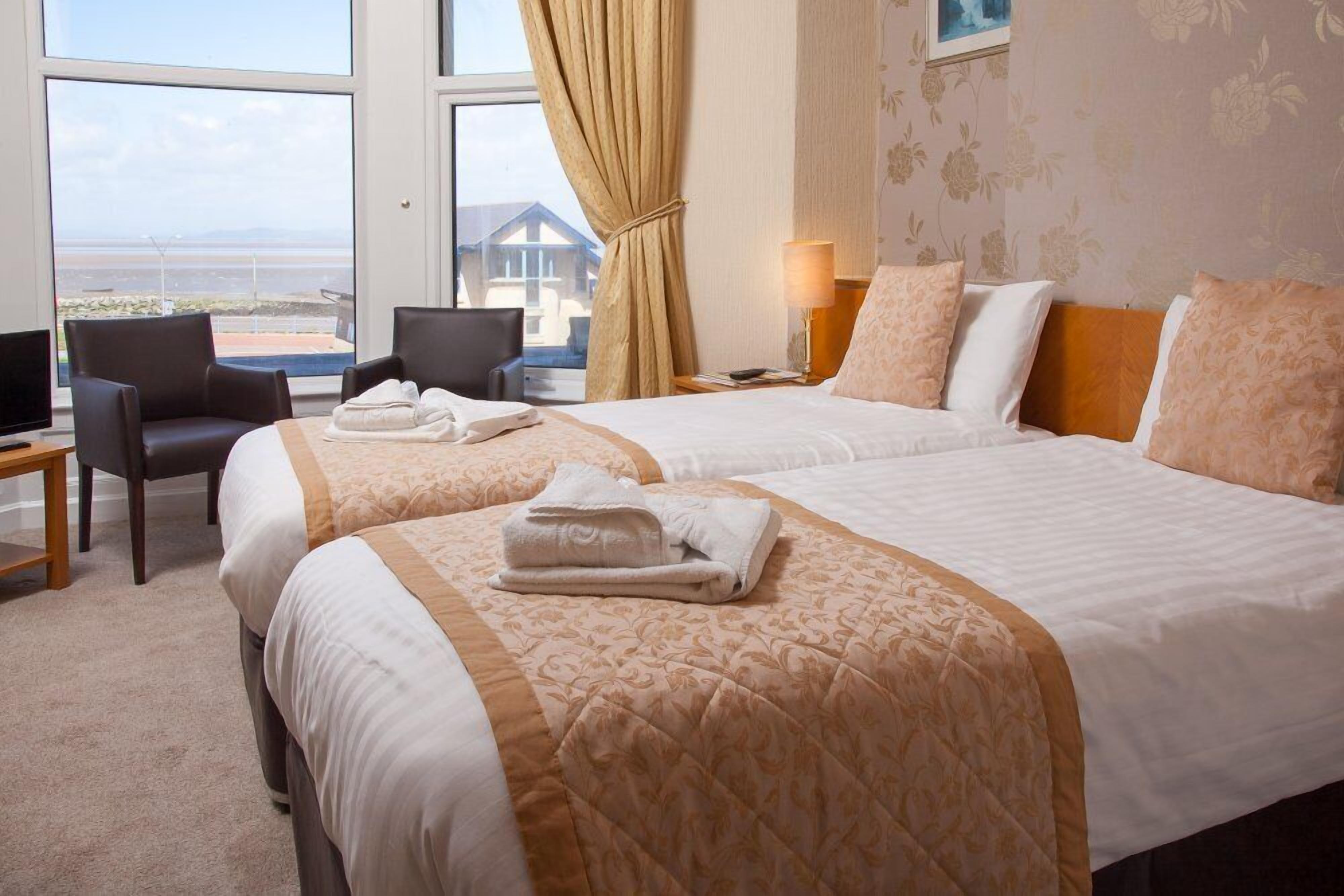 superior twin room, 2 single beds, sea view | desk, iron/ironing board, free wifi, bed sheets