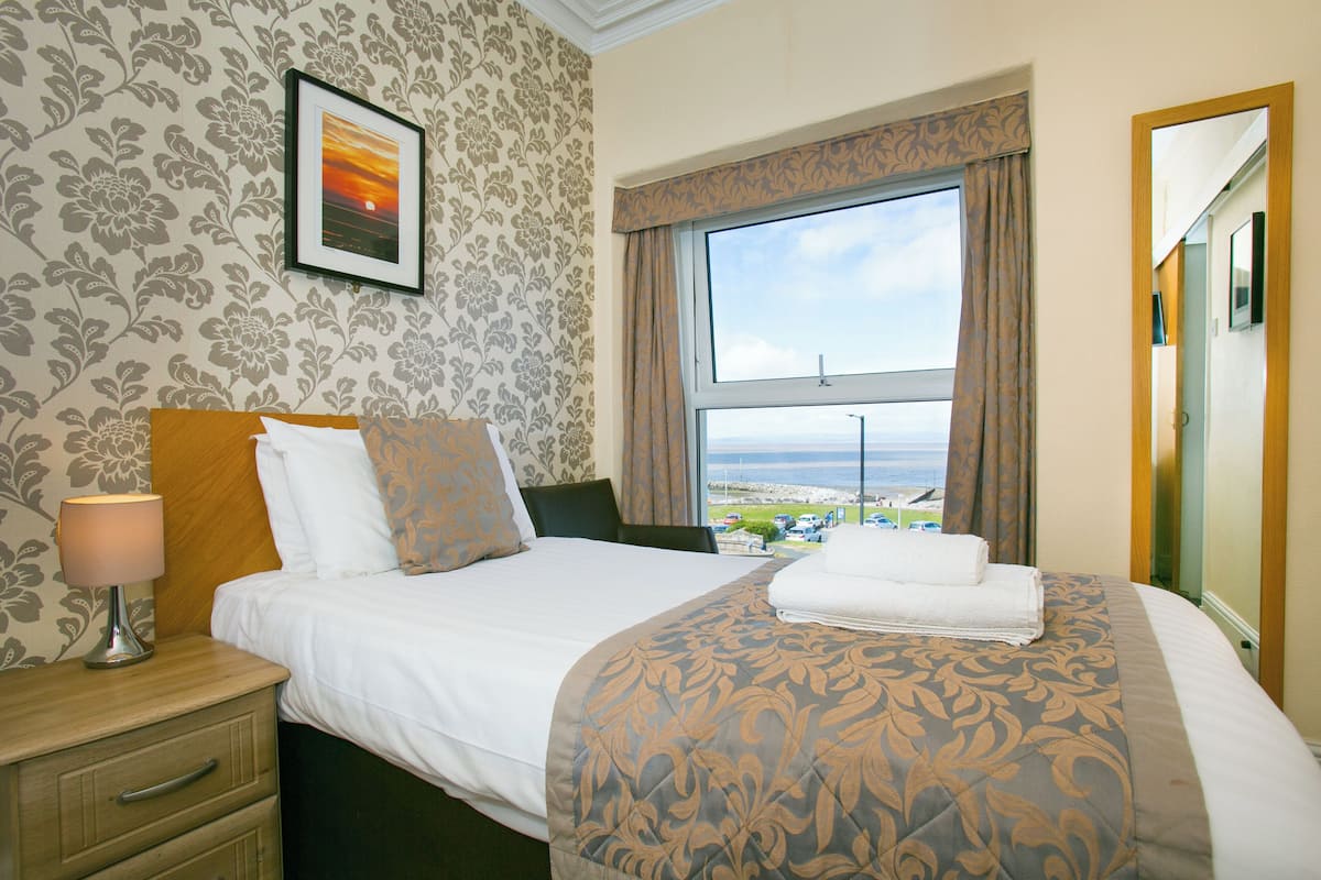Single Room, Sea View