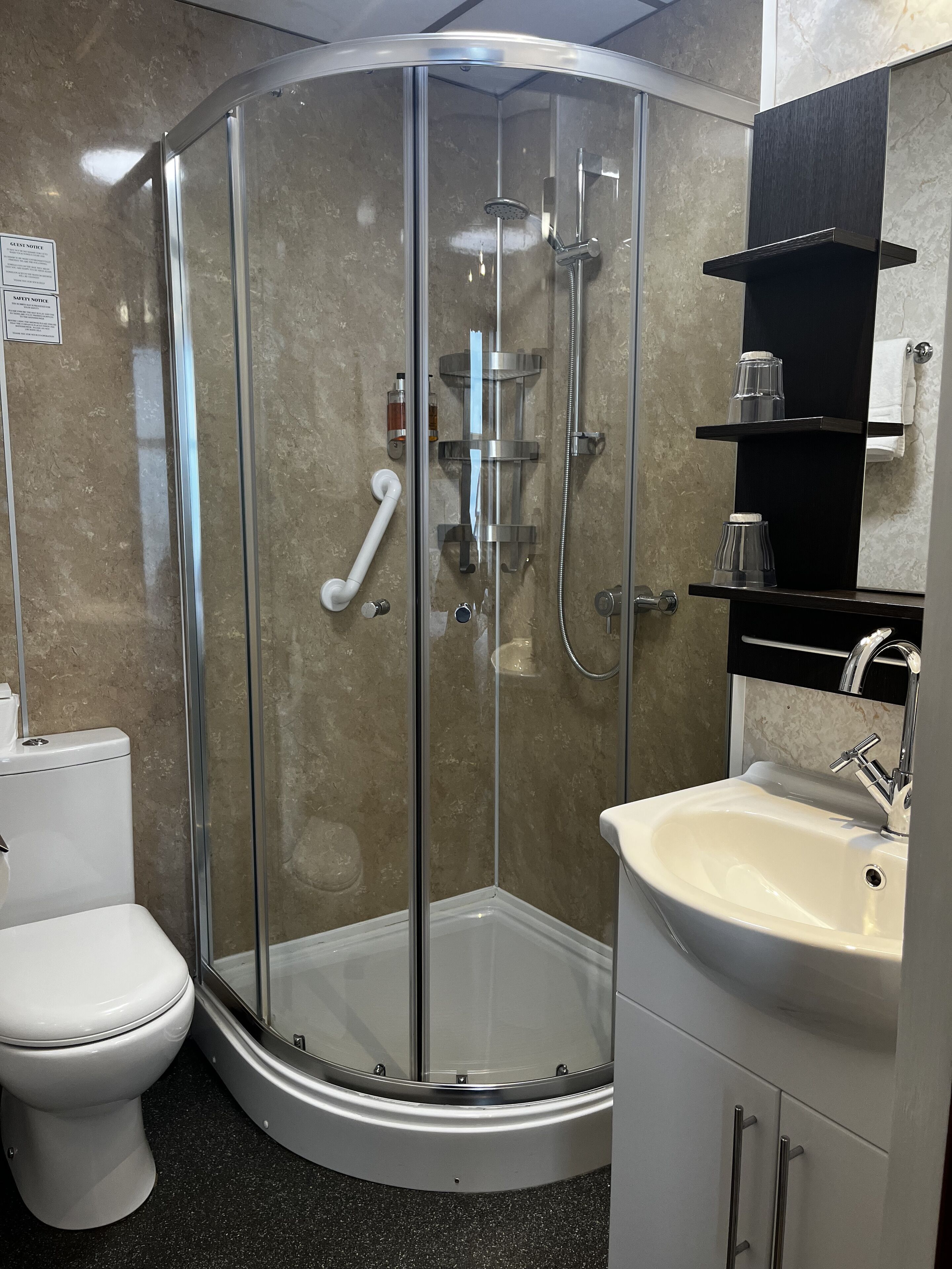 free toiletries, towels