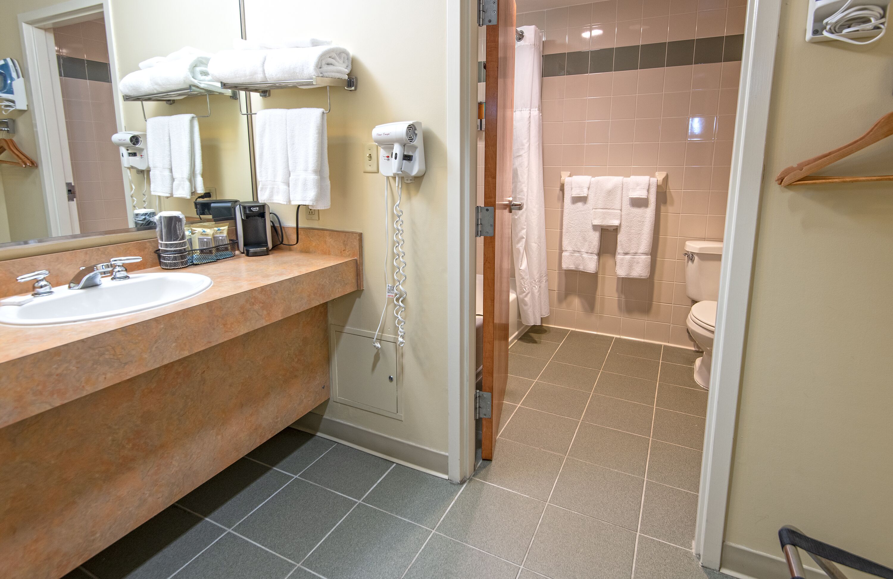 room | bathroom | combined shower/bathtub, free toiletries, hair dryer, towels