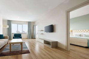 Minibar, in-room safe, desk, soundproofing