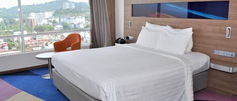 Deluxe Room, 1 King Bed (Grand) | Minibar, in-room safe, desk, laptop workspace