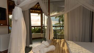 Presidential Room, 1 Bedroom, Hot Tub | Minibar, blackout drapes, iron/ironing board, free WiFi