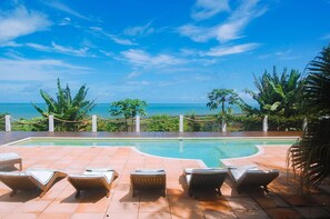 Outdoor pool, pool loungers - Casa Mia Casa de férias (Santa Cruz Cabralia)