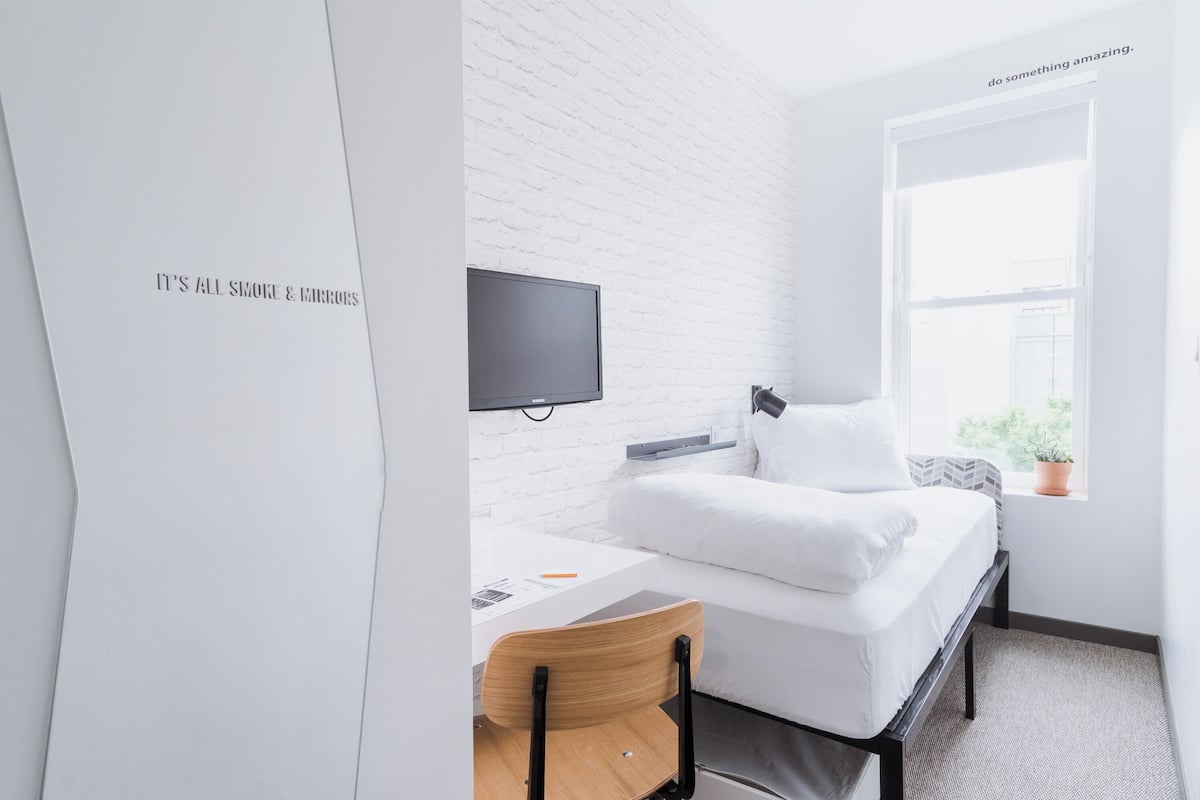 Premium bedding, in-room safe, desk, laptop workspace