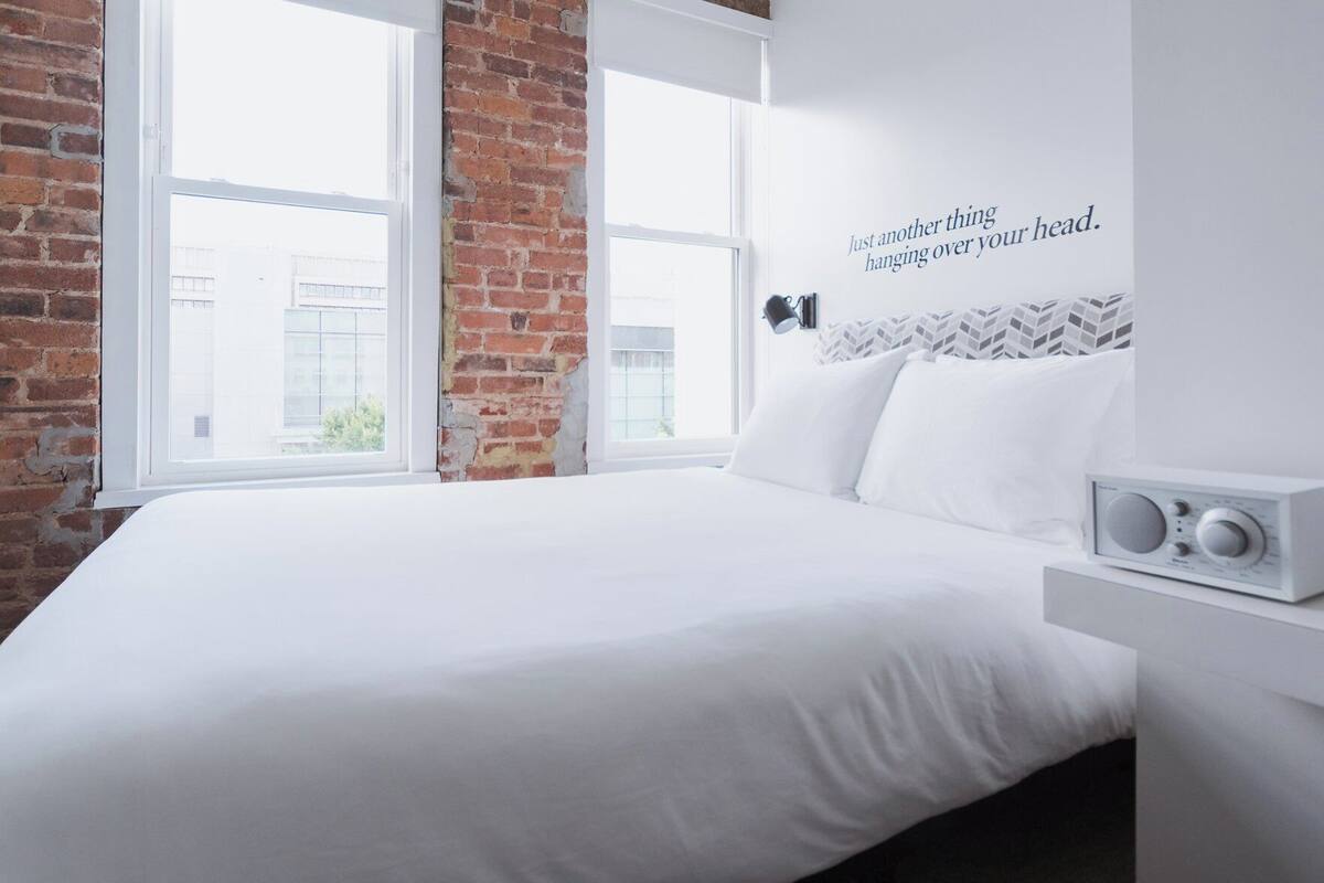 Premium bedding, in-room safe, desk, laptop workspace