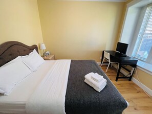 Comfort Double Room, 1 Queen Bed, Shared Bathroom - Imperial House  (Burnaby)