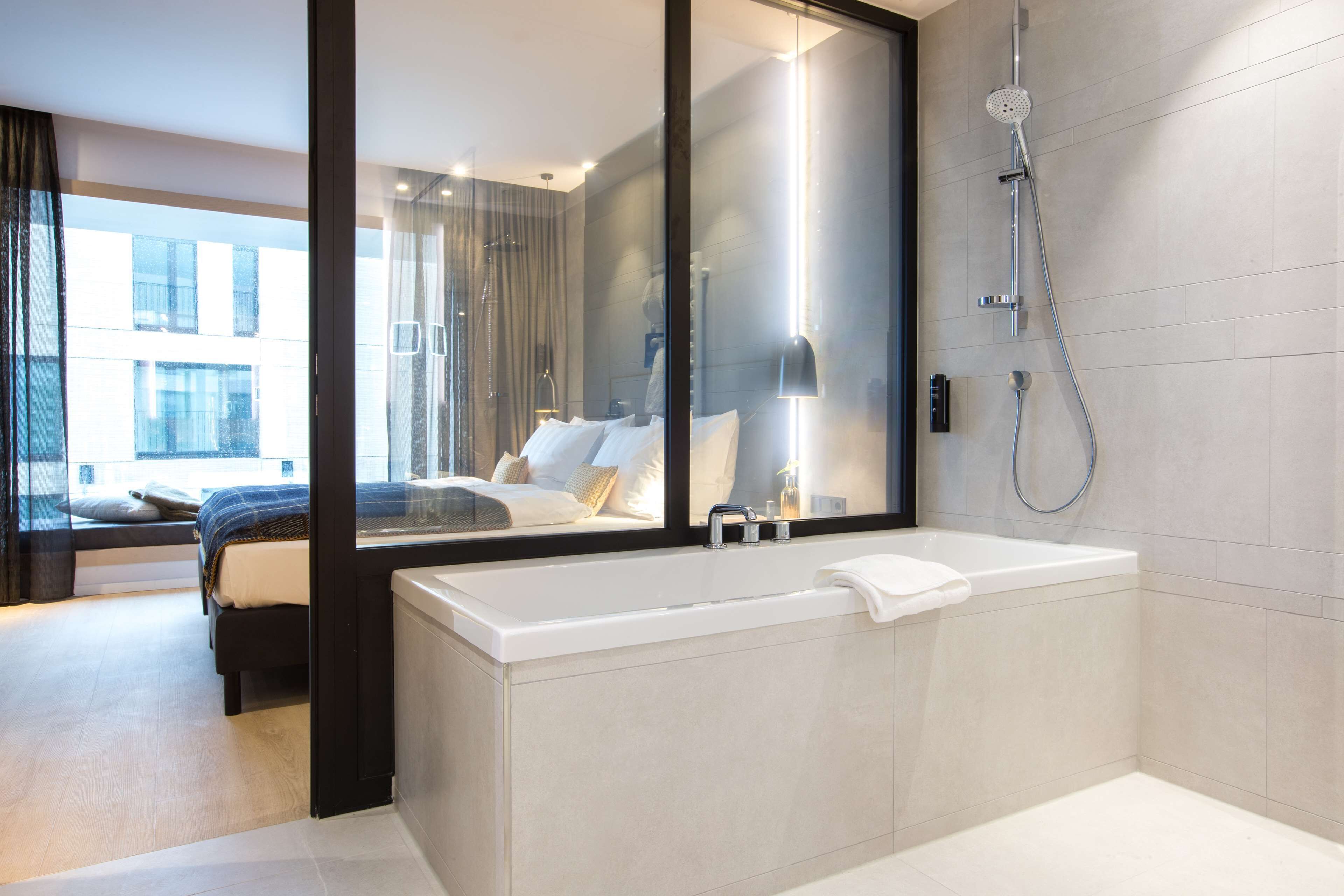 suite, 1 bedroom | bathroom | shower, hair dryer, towels