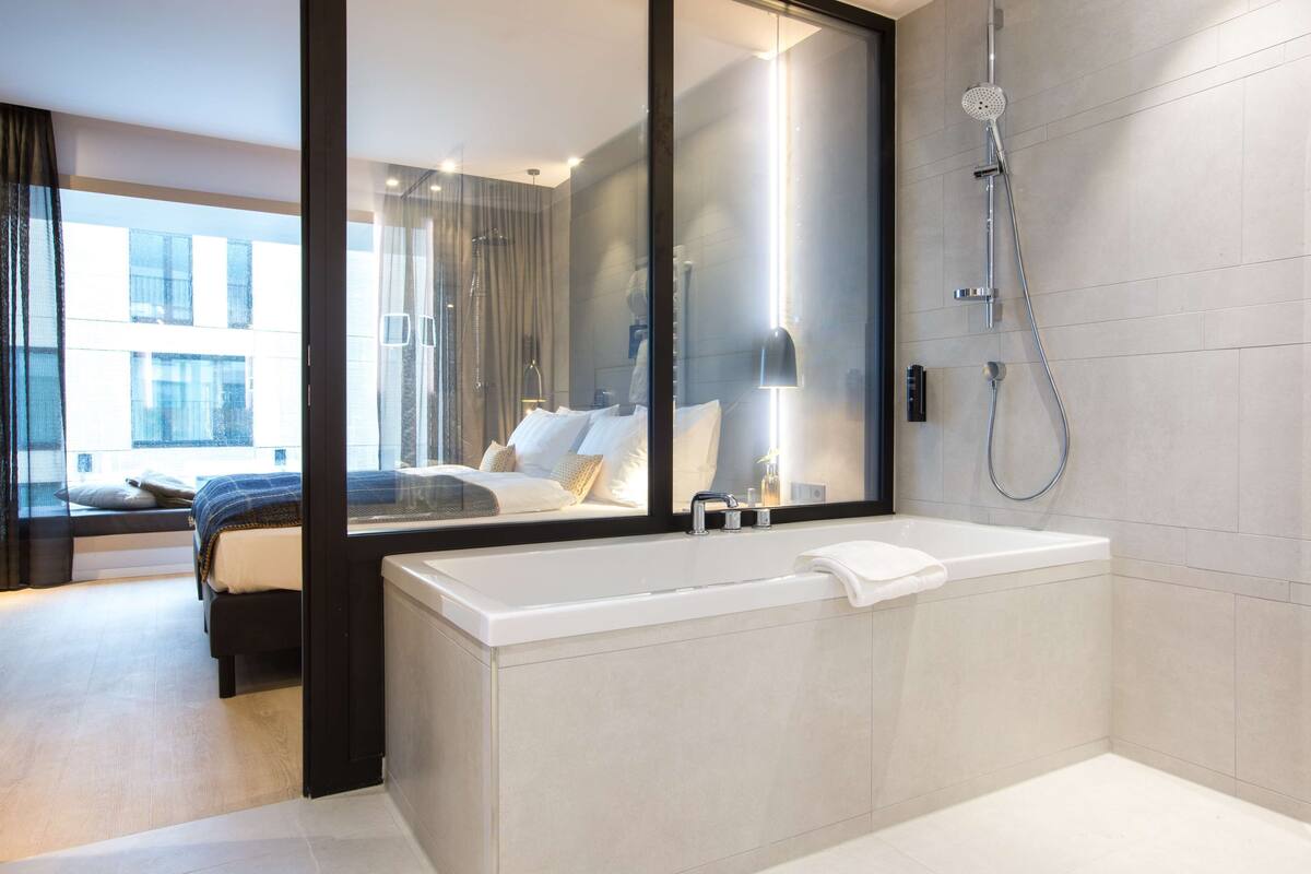 suite, 1 bedroom | bathroom | shower, hair dryer, towels