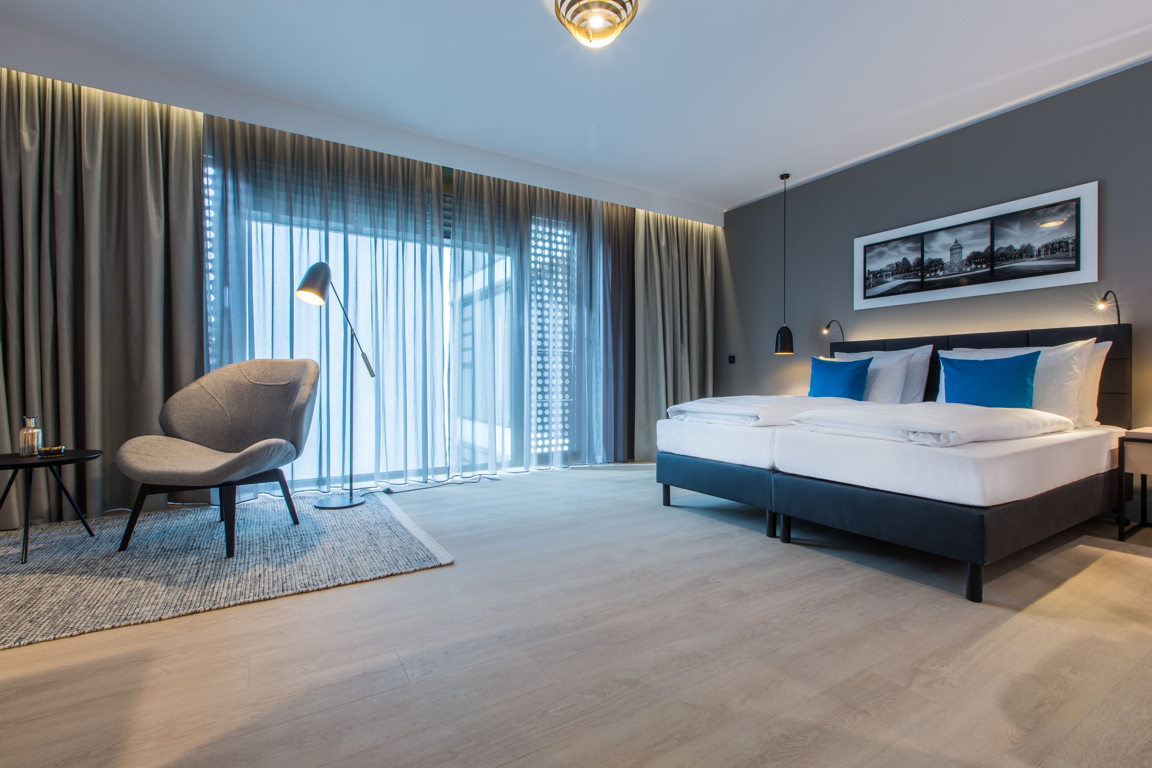 Schreibtisch, schallisolierte Zimmer, kostenlose Babybetten