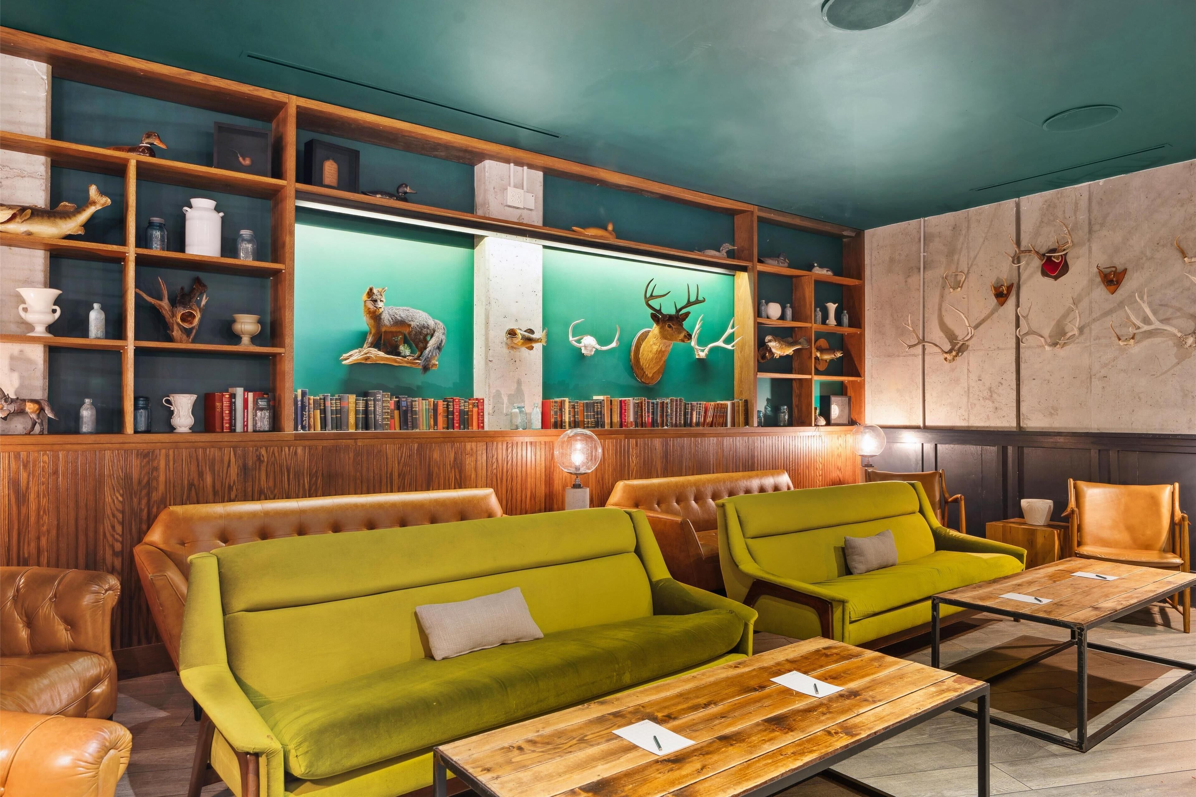 3 bars/lounges, rooftop bar, cocktail bar