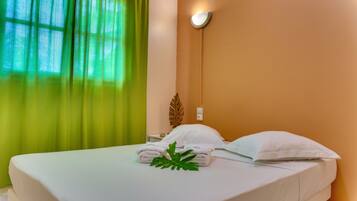 Apartment, Partial Sea View | Seterika/papan seterika, katil bayi/kot (percuma), Wi-fi percuma