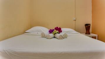 Lejlighed - delvis havudsigt | Strygejern/strygebræt, gratis baby-/barnesenge, gratis Wi-Fi, sengetøj