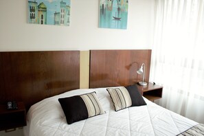 2 bedrooms, iron/ironing board, free WiFi