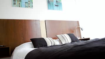 2 bedrooms, iron/ironing board, free WiFi