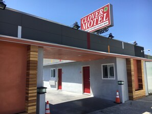 Fachada de la propiedad